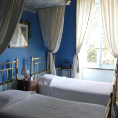 Chateau De Longeville 3*