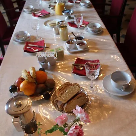 Chateau De Longeville Bed and breakfast