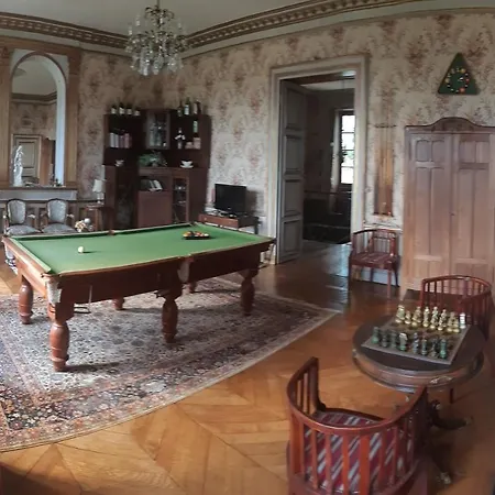 Chateau De Longeville