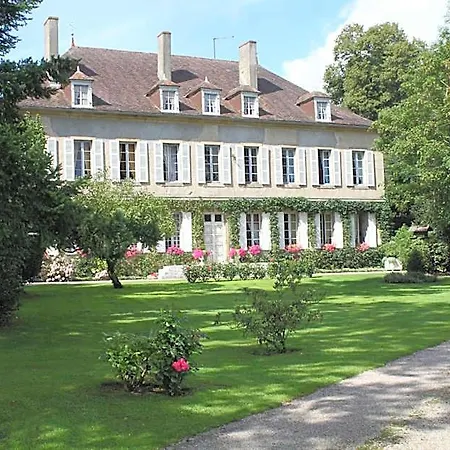 Chateau De Longeville
