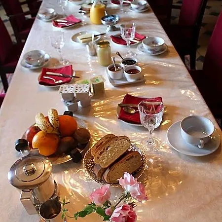 Chateau De Longeville Bed and breakfast